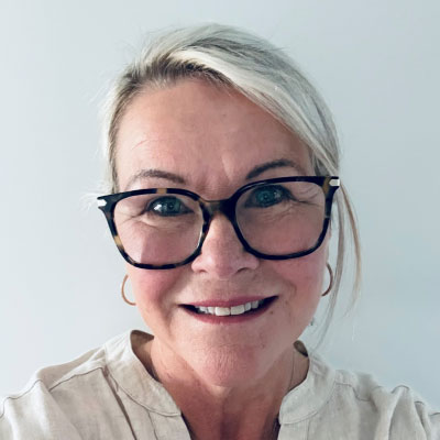 Di Thomas, Hospital and Community Engagement